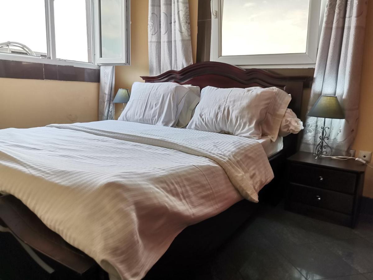 Residence Hoteliere Mb-202 C Douala Eksteriør billede