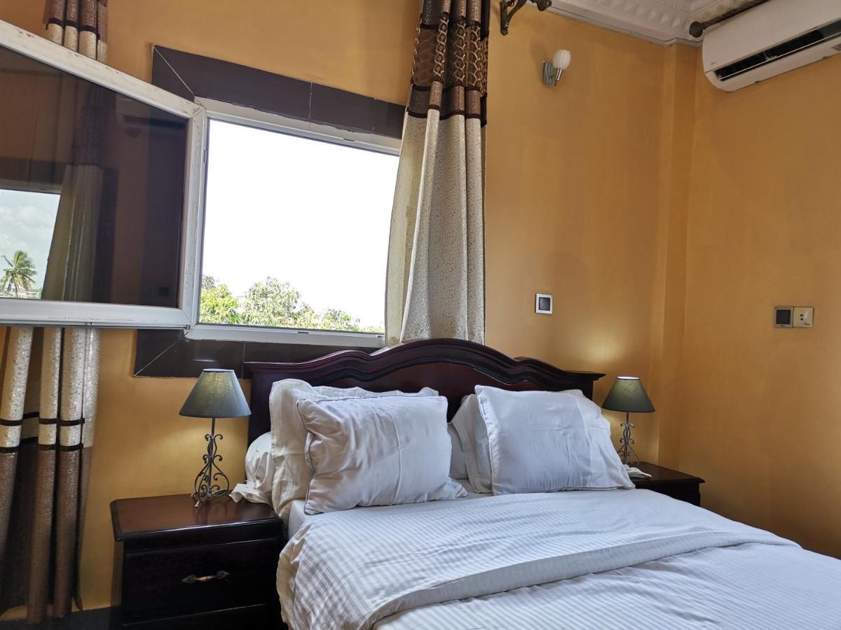 Residence Hoteliere Mb-202 C Douala Eksteriør billede