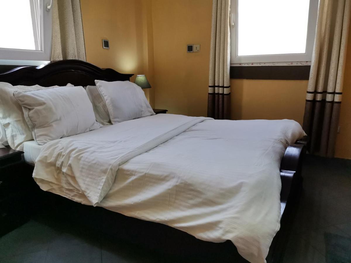 Residence Hoteliere Mb-202 C Douala Eksteriør billede