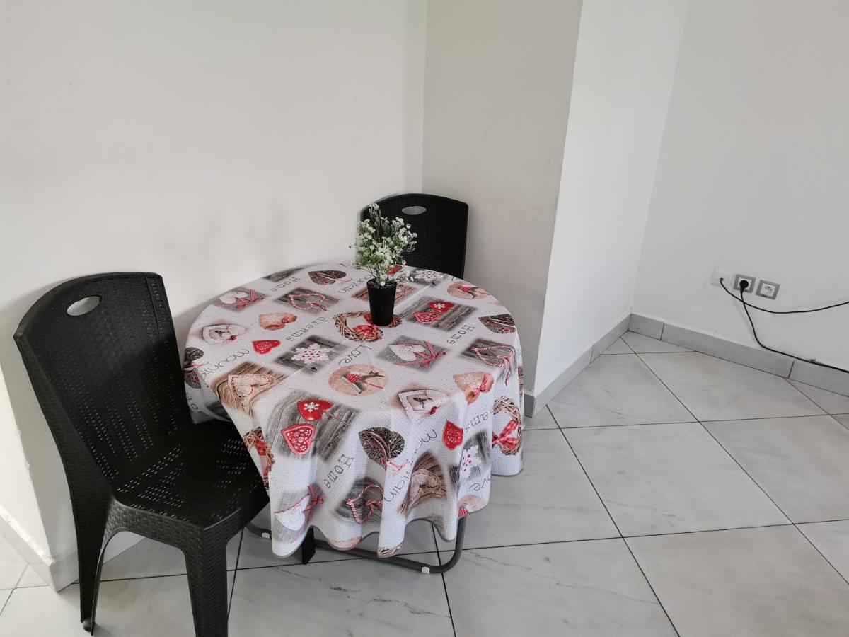 Residence Hoteliere Mb-202 C Douala Eksteriør billede