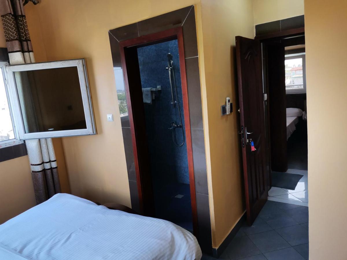 Residence Hoteliere Mb-202 C Douala Eksteriør billede